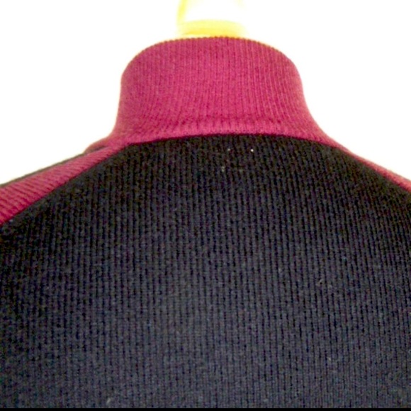 Beautiful METROPOLITAN VIEW for BLOOMINGDALES
100% CASHMERE SWEATER - Picture 6 of 6